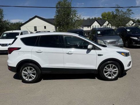 Used 2019 Ford Escape SE FWD image 3
