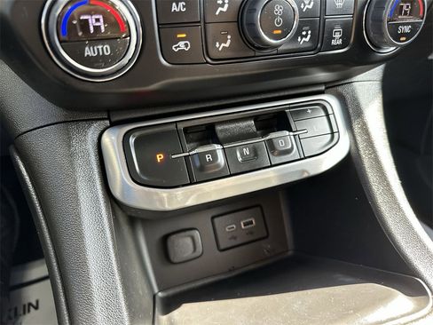 Certified 2023 GMC Acadia SLE w/ Driver Convenience Package image 19