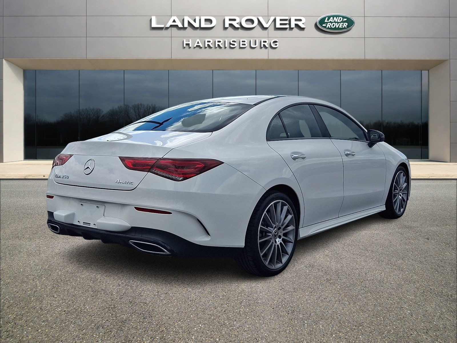 Used 2023 Mercedes-Benz CLA 250 4MATIC image 4