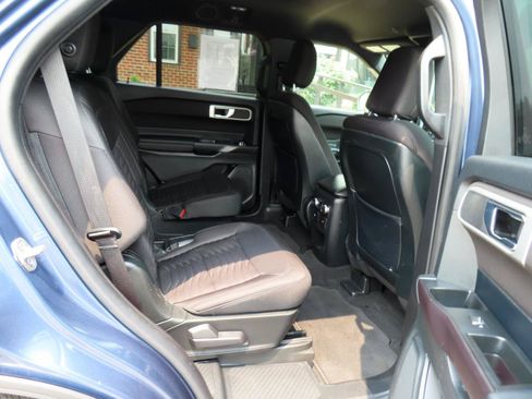 Used 2020 Ford Explorer XLT RWD image 21