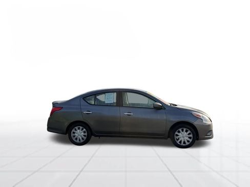 Used 2017 Nissan Versa SV FWD image 7