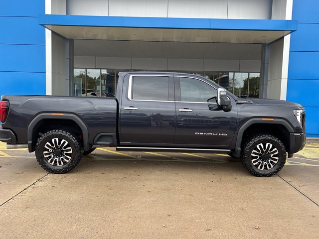 Used 2024 GMC Sierra 3500 Denali Ultimate AWD/4WD image 2