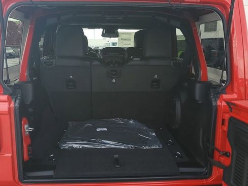 New 2025 Jeep Wrangler Unlimited Rubicon image 9