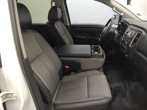 Used 2017 Nissan Titan S RWD image 21