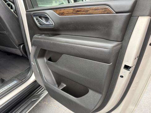 Used 2024 Chevrolet Suburban Premier AWD/4WD image 13
