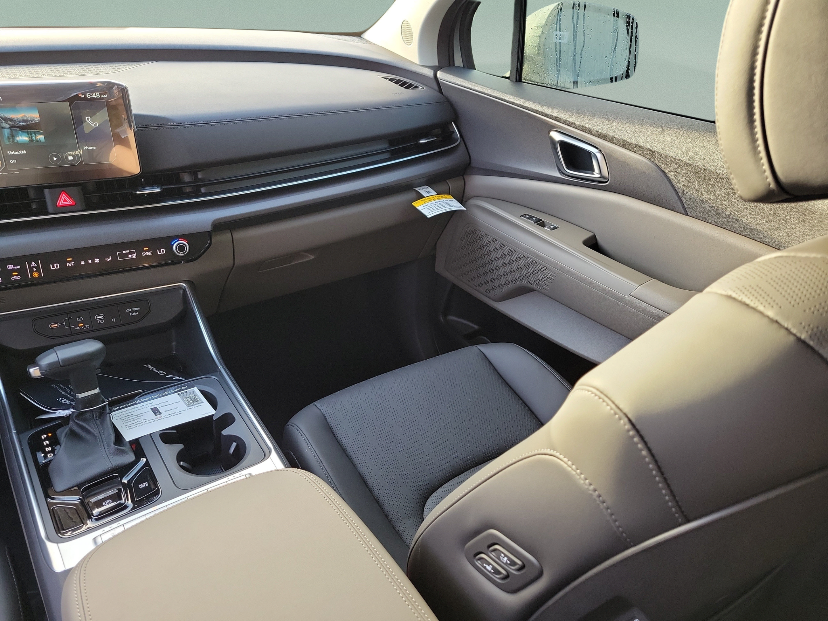 New 2027 Kia Carnival EX FWD image 10