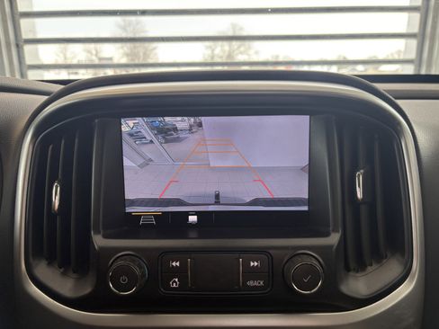 Used 2020 Chevrolet Colorado LT w/ LT Convenience Package image 16