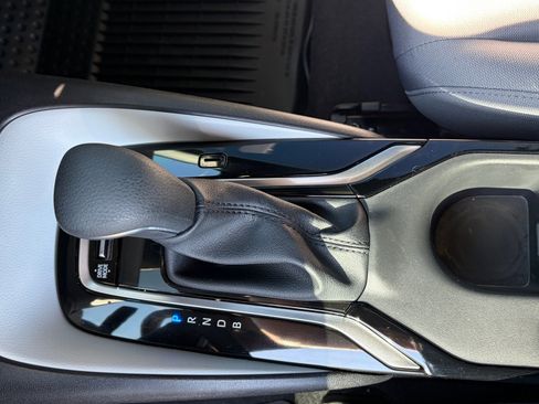 Used 2025 Toyota Corolla SE image 22