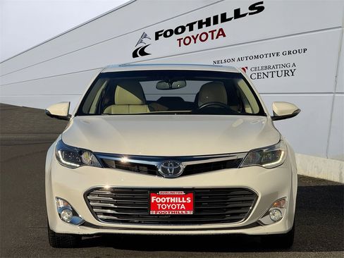 Used 2013 Toyota Avalon Limited image 2