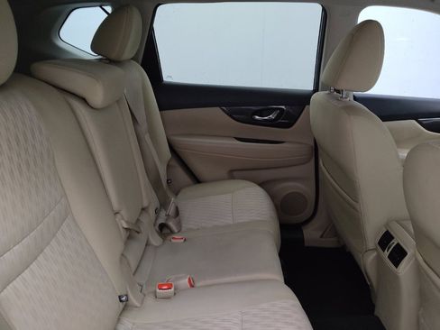 Used 2018 Nissan Rogue SV image 19