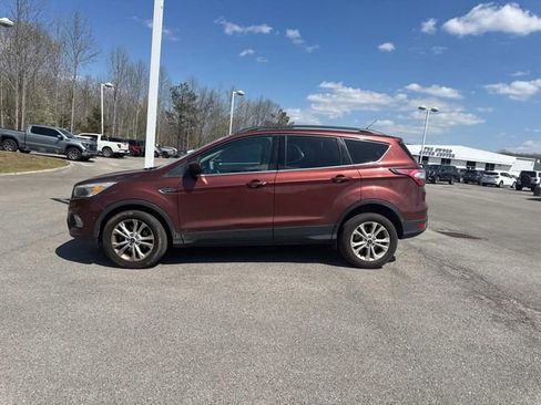 Used 2018 Ford Escape SE image 7