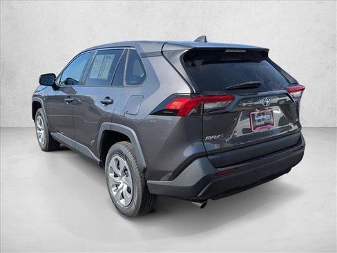 Used 2022 Toyota RAV4 LE FWD image 9