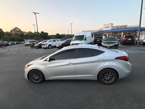 Used 2016 Hyundai Elantra Value Edition FWD image 19