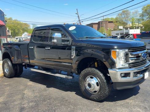 Used 2017 Ford F350 XLT w/ XLT Premium Package AWD/4WD image 4