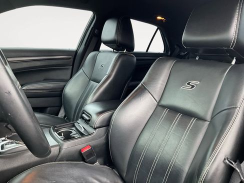 Used 2016 Chrysler 300 S image 12