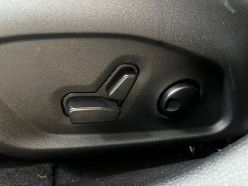 Used 2025 Jeep Compass Limited image 22