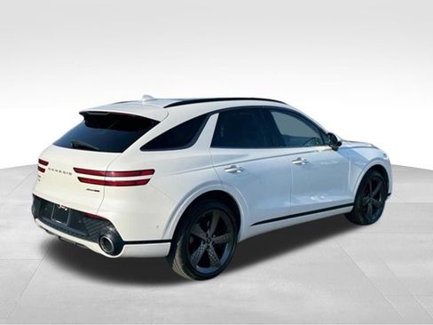 Used 2025 Genesis GV70 3.5T Sport w/ Sport Advanced Package AWD/4WD image 7