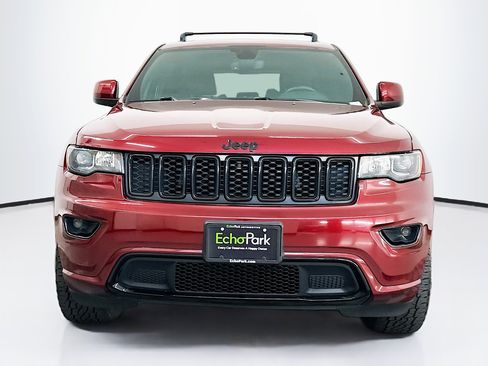 Used 2020 Jeep Grand Cherokee Altitude image 2