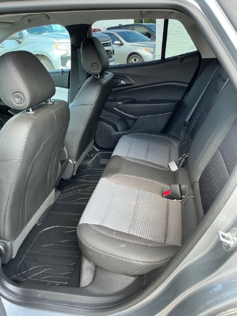 Used 2025 Chevrolet Trax LT w/ Driver Confidence Package FWD image 13