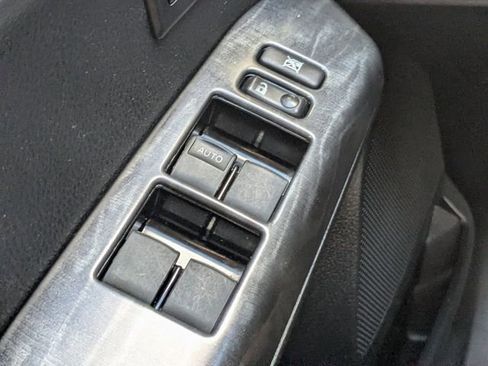 Used 2017 Toyota RAV4 Platinum FWD image 24