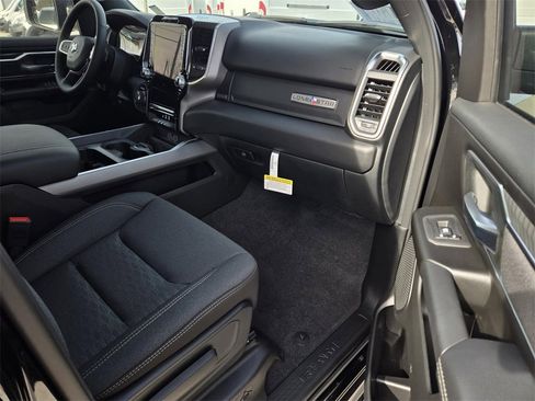 New 2026 RAM 1500 4x4 Crew Cab image 11