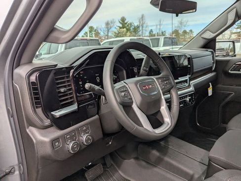 New 2026 GMC Sierra 1500 SLE w/ X31 Off-Road Package AWD/4WD image 10