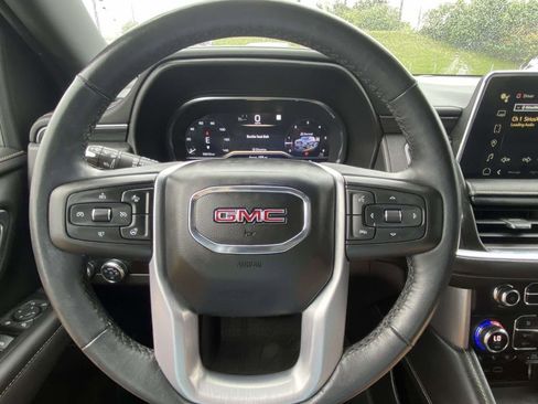 Used 2022 GMC Yukon SLT w/ SLT Luxury Package image 19