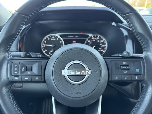 Used 2023 Nissan Pathfinder SV image 10