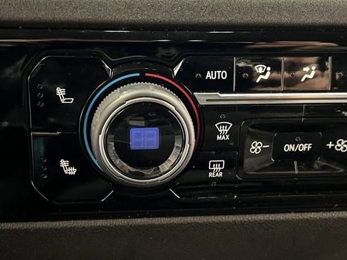 Used 2023 Chevrolet Silverado 1500 LT image 44