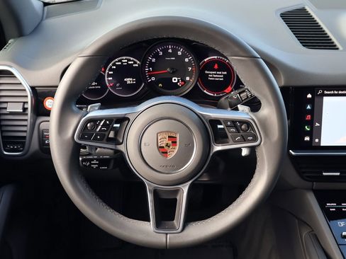 Certified 2023 Porsche Cayenne Platinum Edition image 15