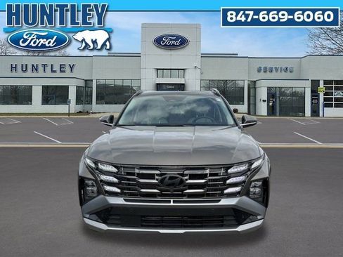 Used 2025 Hyundai Tucson Limited AWD/4WD image 3