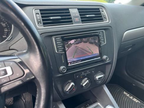 Used 2018 Volkswagen Jetta SE FWD image 23