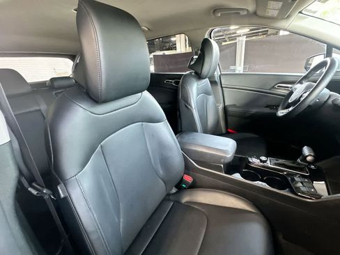 Used 2023 Kia Sportage EX FWD image 27