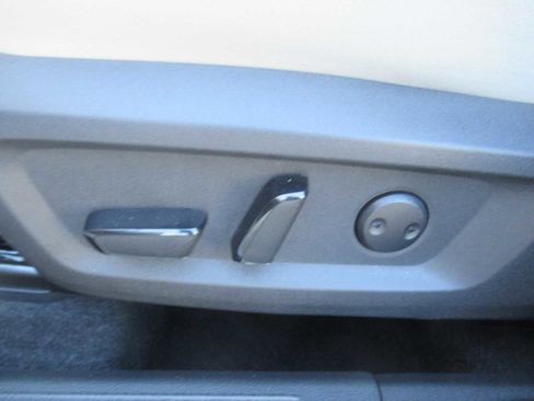 Used 2024 Nissan Rogue SV image 22