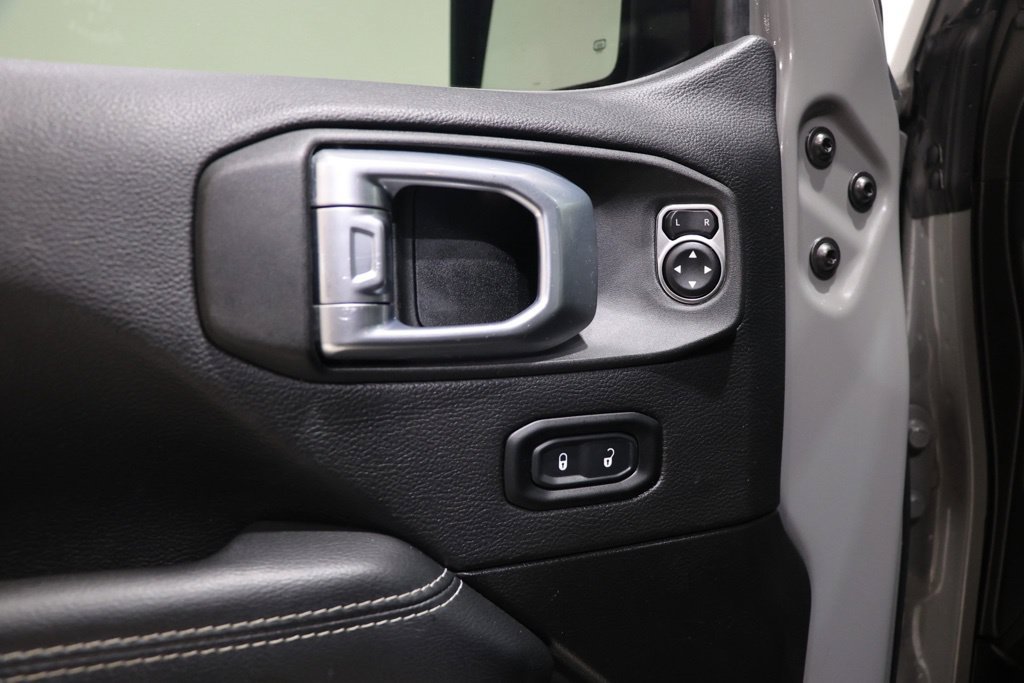 Used 2023 Jeep Wrangler Unlimited Sahara w/ Cold Weather Group AWD/4WD image 22