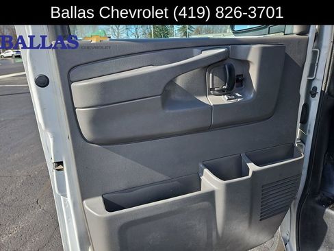 Certified 2015 Chevrolet Express 3500 Extended RWD image 23