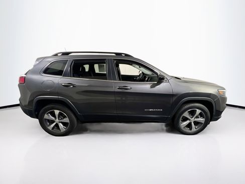 Used 2022 Jeep Cherokee Limited w/ Mopar Interior Package image 4