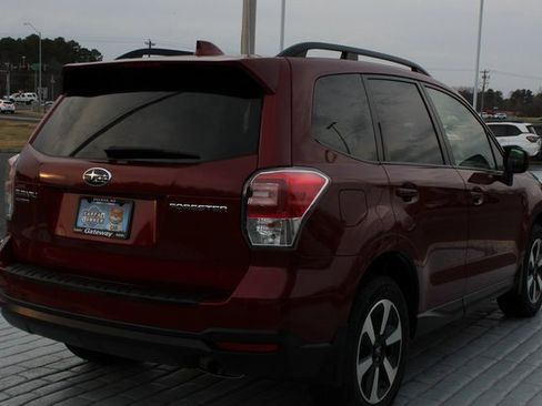 Used 2018 Subaru Forester 2.5i Premium w/ All-Weather Package image 5