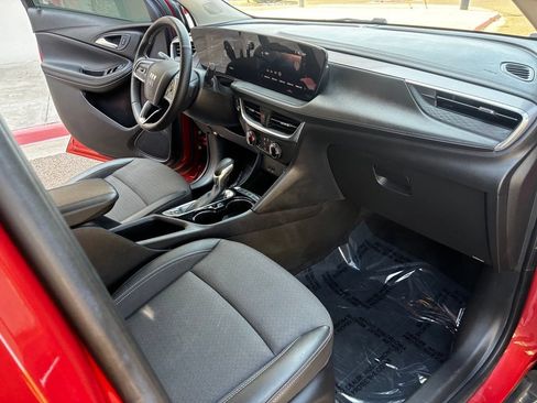 Used 2024 Buick Encore GX Preferred w/ Comfort Package FWD image 14