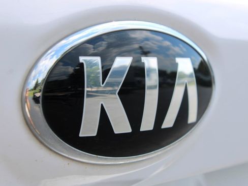 Used 2021 Kia Sorento S w/ Panoramic Sunroof Package FWD image 7