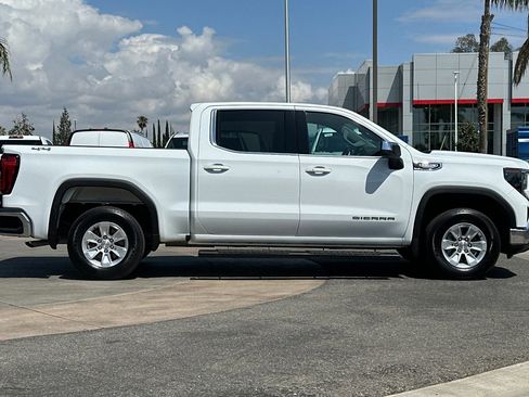 Used 2025 GMC Sierra 1500 SLE AWD/4WD image 3