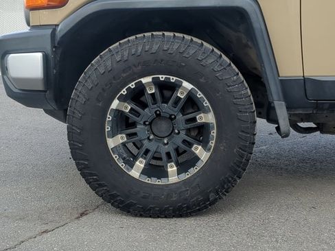 Used 2011 Toyota FJ Cruiser 4WD w/ Convenience Pkg image 27