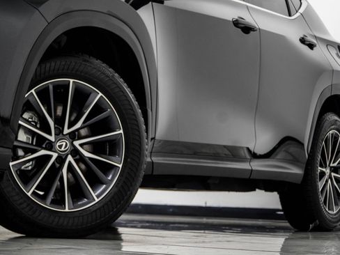 Used 2025 Lexus NX 250 FWD w/ Accessory Package (Z2) image 3