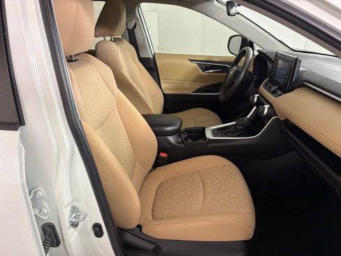 Used 2021 Toyota RAV4 XLE image 44