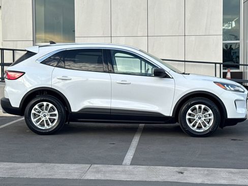 Certified 2022 Ford Escape SE w/ Convenience Package image 2