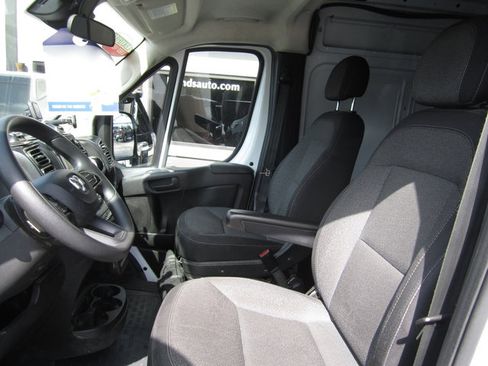 Used 2023 RAM ProMaster 2500 FWD image 7