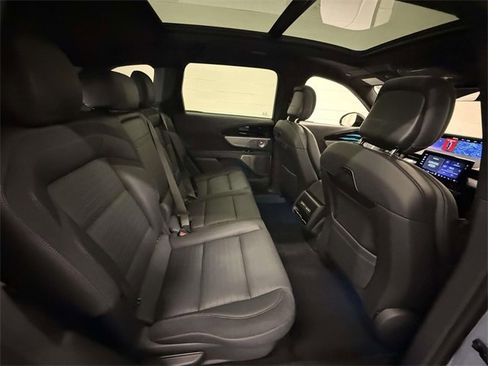 Used 2025 Lincoln Nautilus Reserve image 16