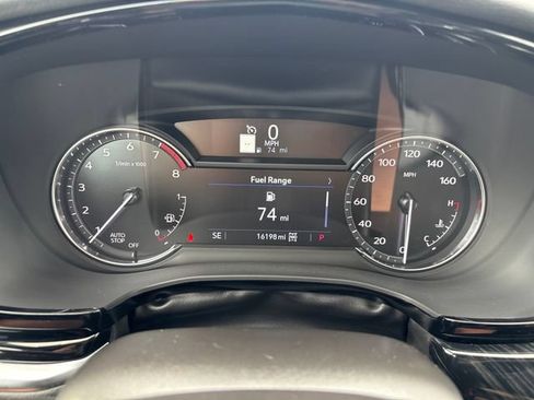 Used 2025 Cadillac XT6 Premium Luxury AWD/4WD image 13