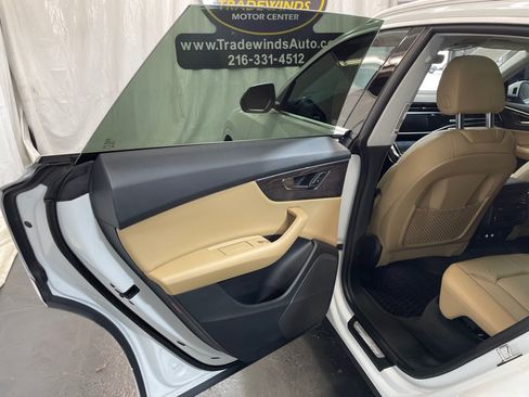 Used 2019 Audi Q8 Premium w/ Convenience Package AWD/4WD image 23