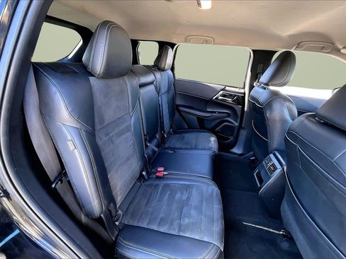 Used 2024 Mitsubishi Outlander SE image 24